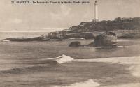 FR_place_1903-1938_BIARRITZ - La Pointe du Phare et la Roche Ronde percee.jpg